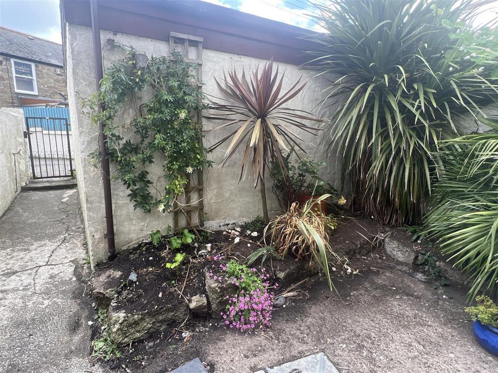 Garden & Garage