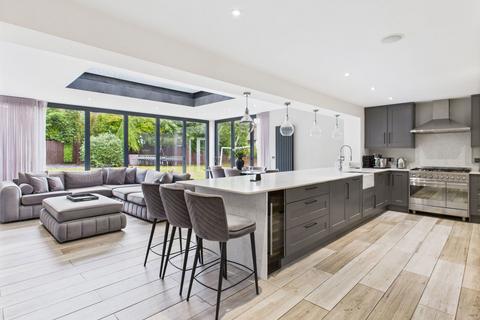 5 bedroom detached house for sale, Kingsdown Close, Crewe CW2
