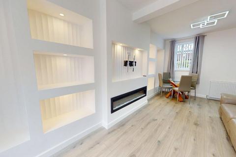 2 bedroom terraced house to rent, Brodinch Place, Sheddocksley, Aberdeen, AB16