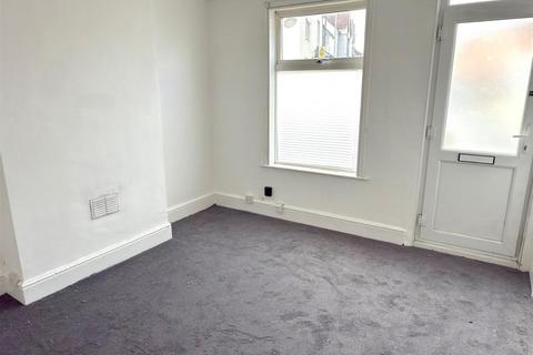 3 bedroom terraced house for sale, Love Road, Lowestoft, Suffolk, NR32