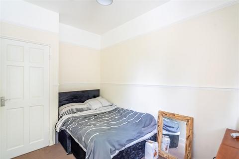 2 bedroom detached house to rent, Kitchener Street, Off Huntington Road