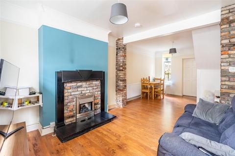 2 bedroom detached house to rent, Kitchener Street, Off Huntington Road