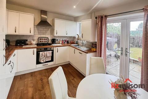 2 bedroom semi-detached house for sale, Teasel Drive, Swadlincote DE11