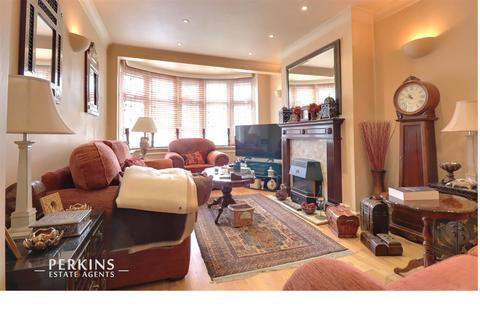 undefined, Greenford, UB6