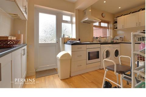 undefined, Greenford, UB6