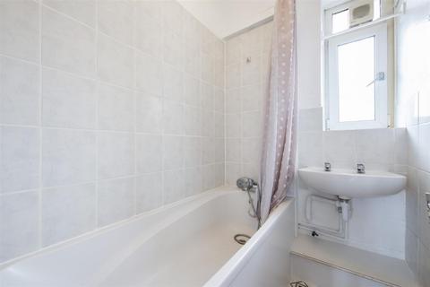 2 bedroom flat for sale, Mayville Estate, London