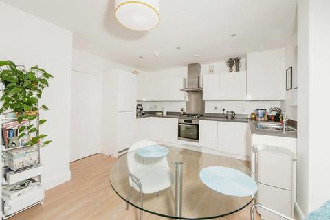2 bedroom apartment to rent, Elvian Close, Reading, RG30
