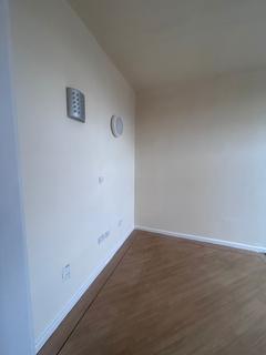 1 bedroom flat to rent, New Hall Lane, Ribbleton, Preston, PR1