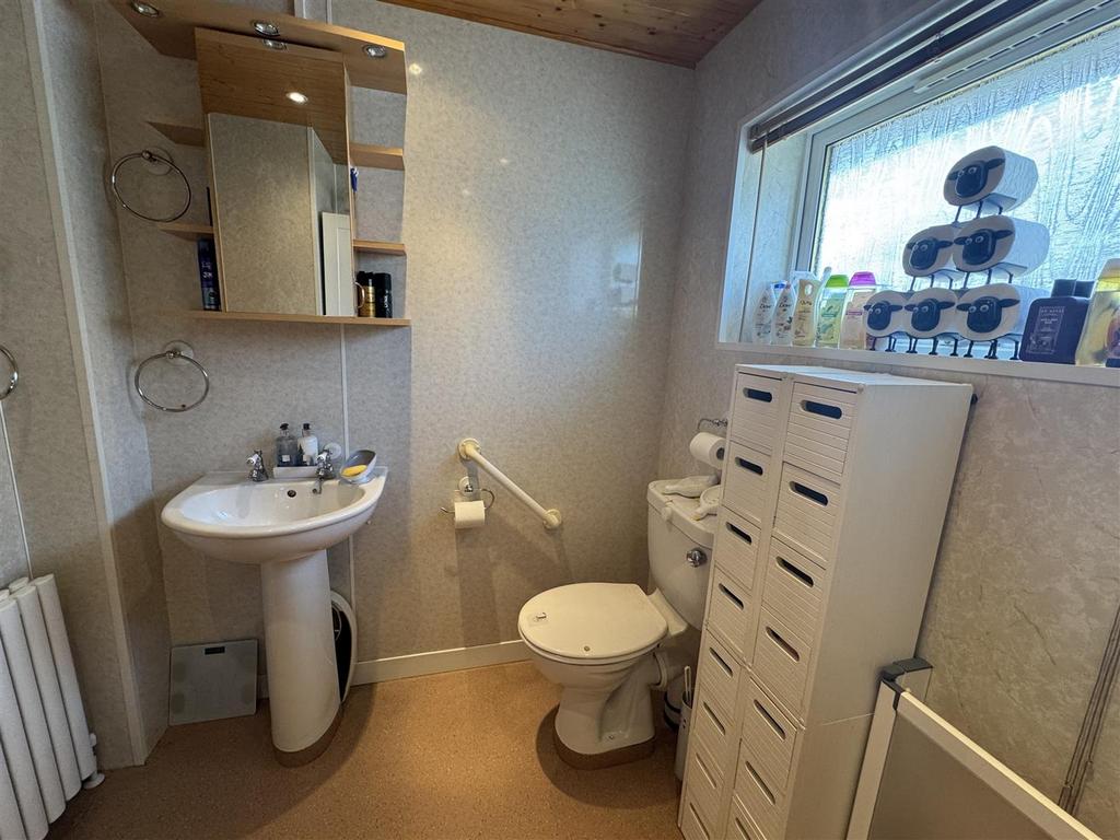 Wet room 2.jpg
