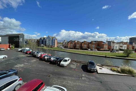 2 bedroom flat to rent, Electric Wharf