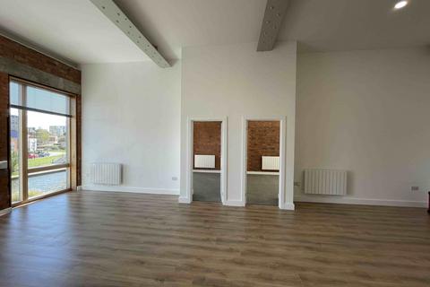 2 bedroom flat to rent, Electric Wharf