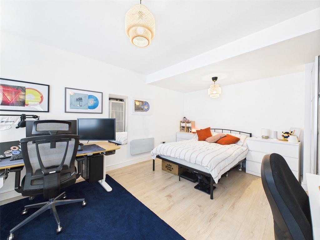 Picture No. 33