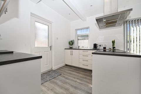 3 bedroom semi-detached house for sale, Green Lane, Yeadon, Leeds