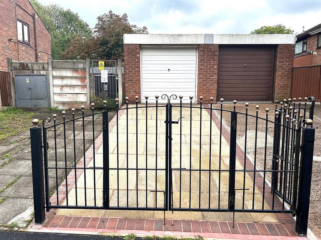 Garage 3.jpg