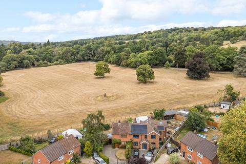 17 Manor Road, Whitchurch On Thames, Reading, RG8 7EU