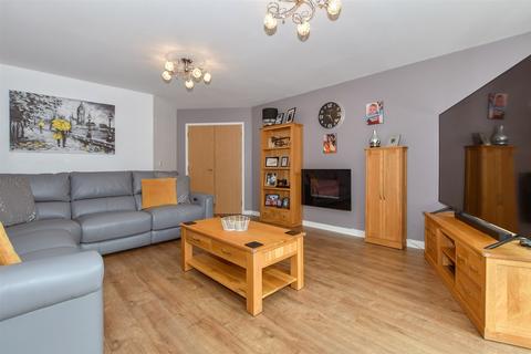 17 Branta Fields, Hoo, Rochester, ME3 9BF