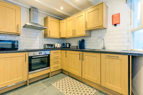Morleys Cottage, 8 Church Hill, Port Isaac, PL29 3RQ