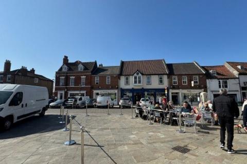 Retail property (high street) to rent, 6 Wednesday Market Beverley HU17 0DG