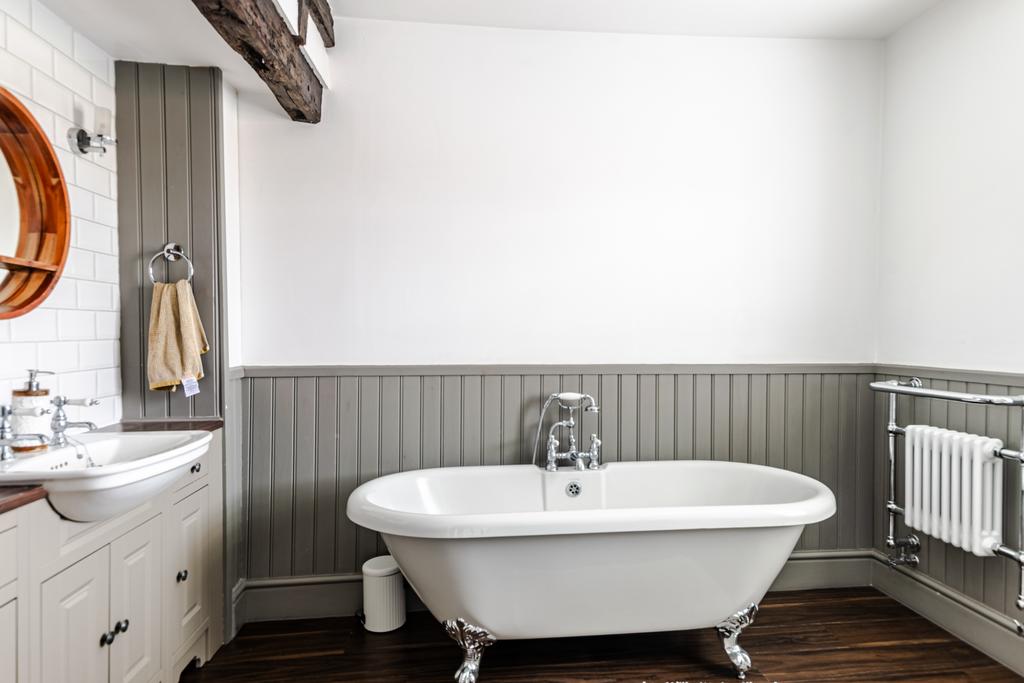 Bathroom1