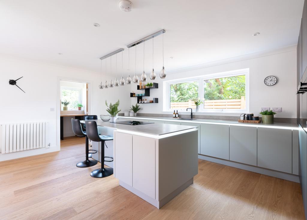 Fully fitted contemporary kitchen