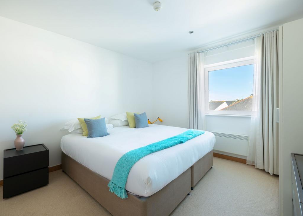 6848351108c02 St Moritz 201-7