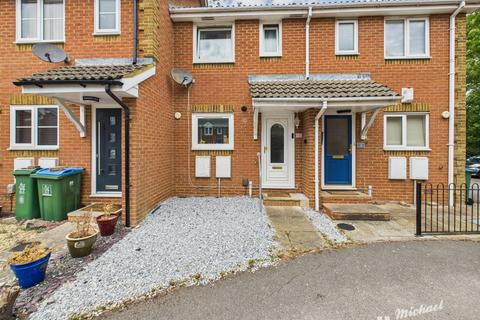 2 bedroom terraced house for sale - Harrow Close, Aylesbury