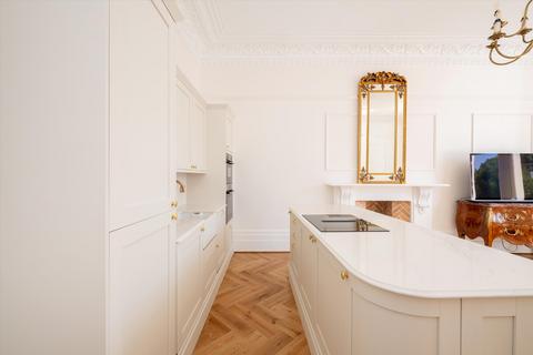 undefined, Belsize Avenue, London, NW3