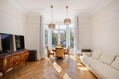 Belsize Avenue, London, NW3