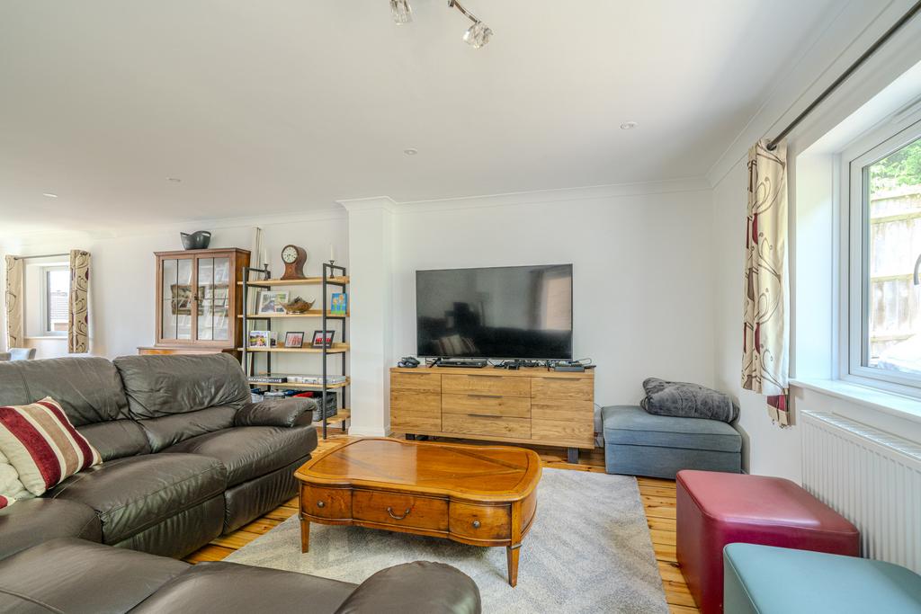 8-Gaveston-Drive-1030