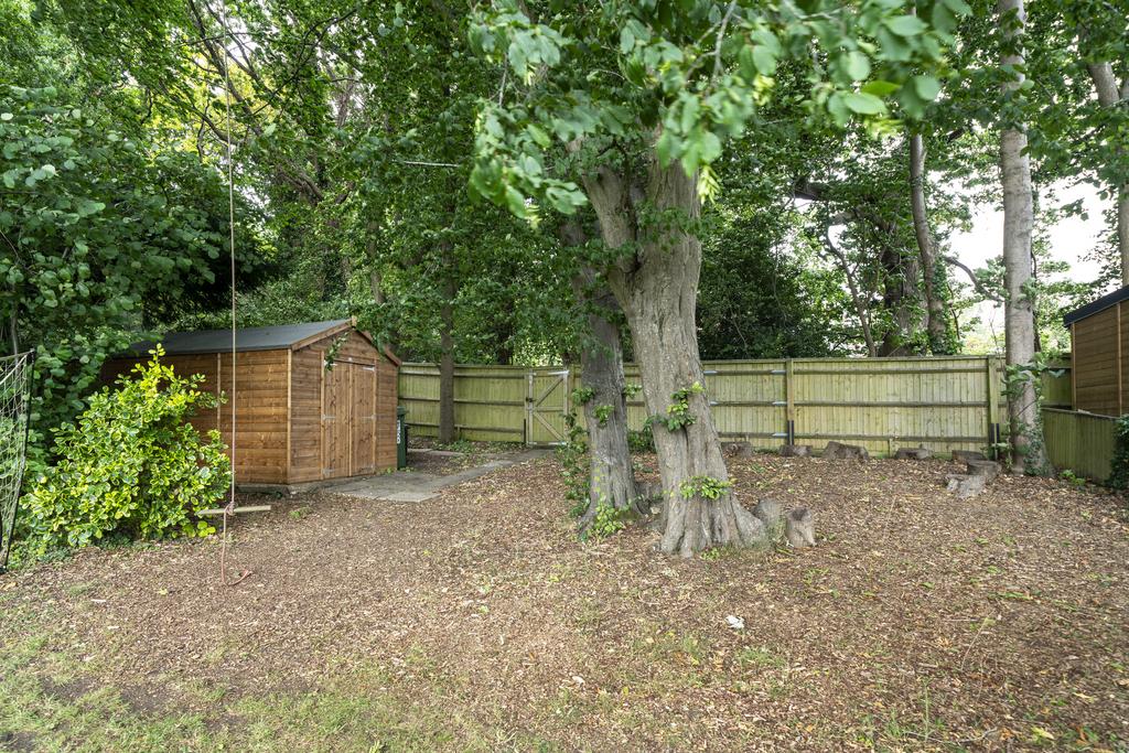 8-Gaveston-Drive-1004