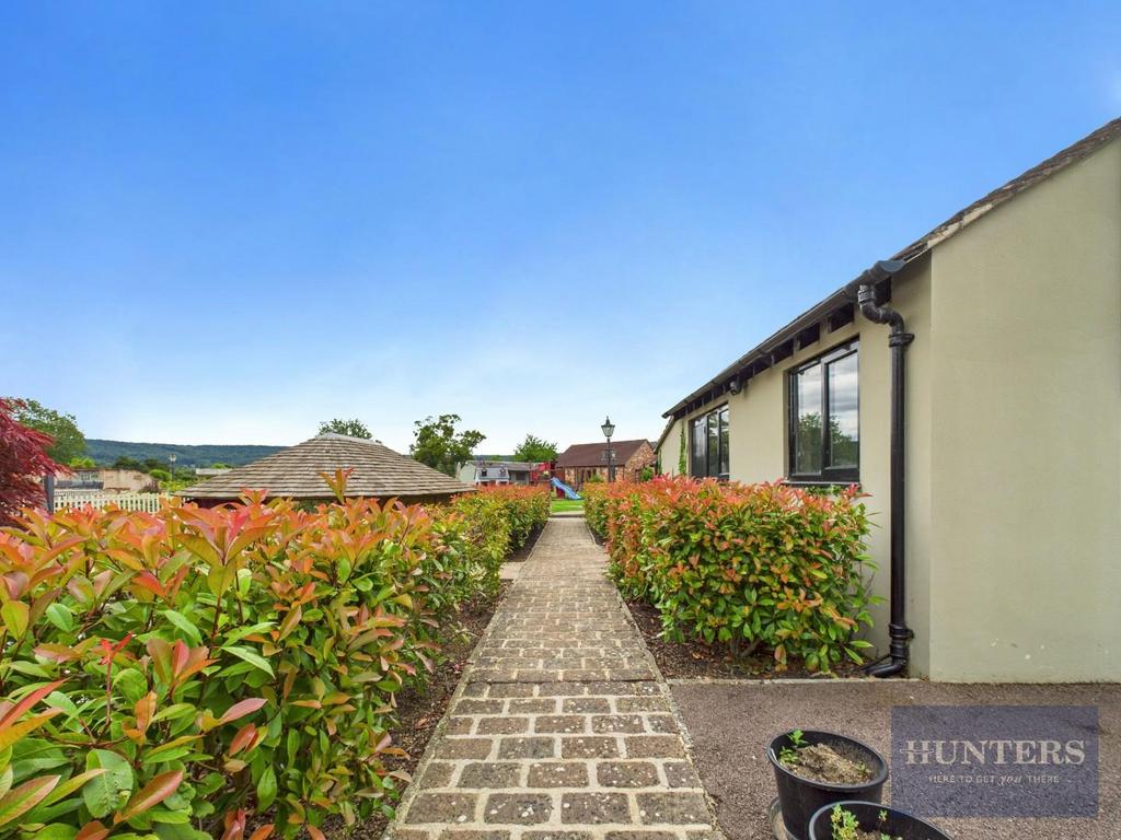 Path from Garage.jpg