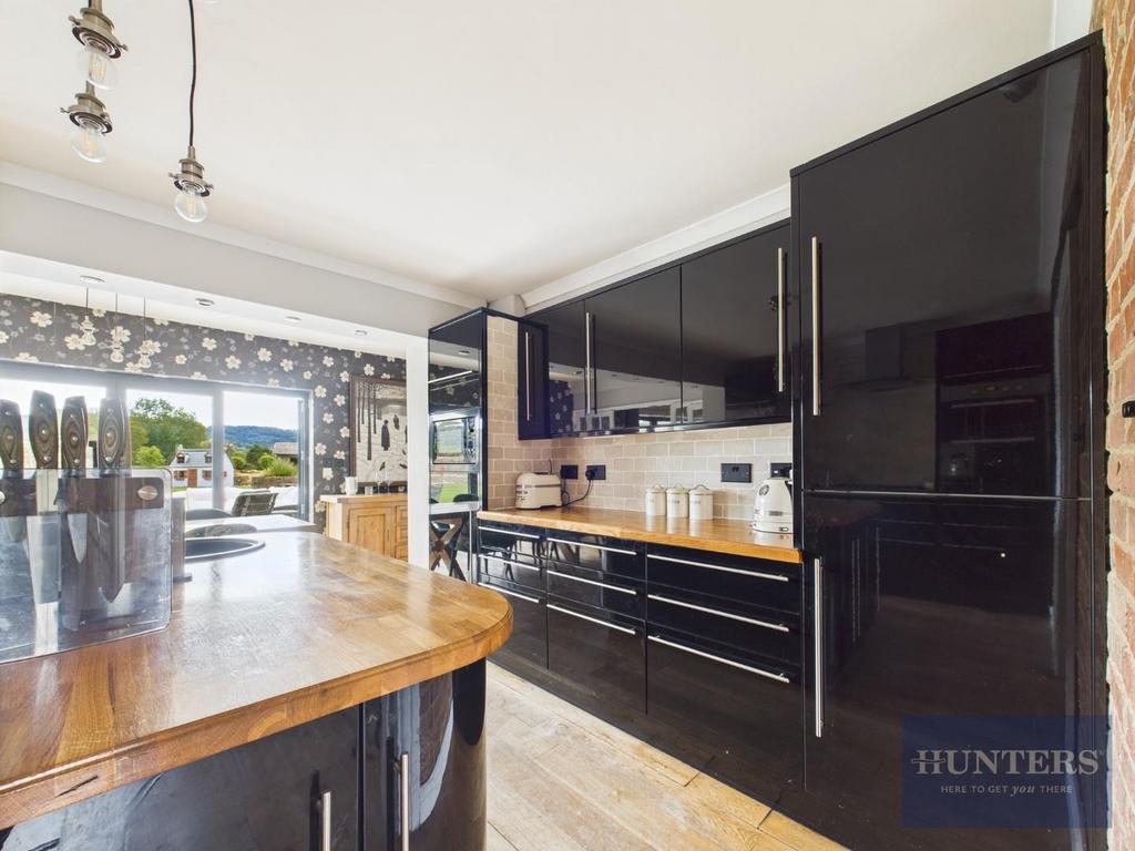 Kitchen / Right Side
