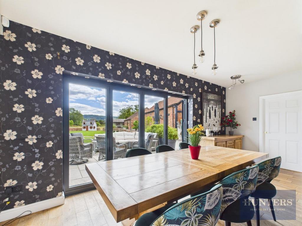 Kitchen / Breakfast Room