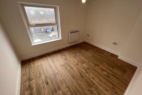2 bedroom flat to rent, Water Street, Carmarthen, Carmarthenshire
