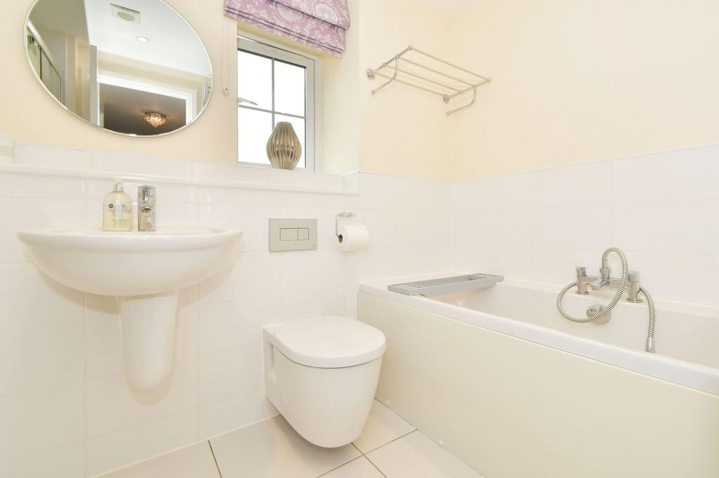 Principal bathroom