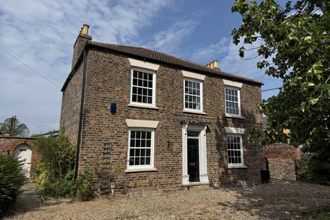 5 bedroom farm house for sale, Main Road, Thorngumbald, HU12 9LY