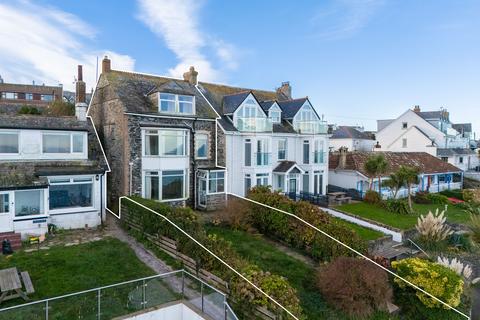 undefined, Garfield House