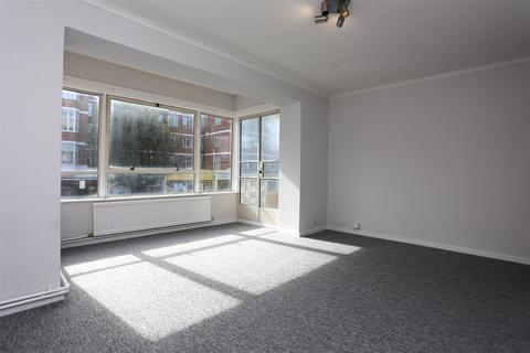 2 bedroom flat to rent, Princes Court, Princes Avenue, Hove