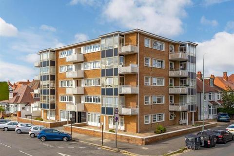 2 bedroom flat to rent, Princes Court, Princes Avenue, Hove