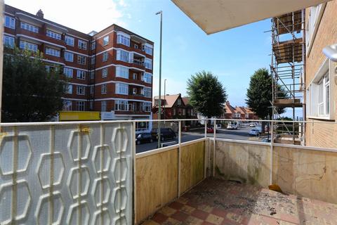 2 bedroom flat to rent, Princes Court, Princes Avenue, Hove