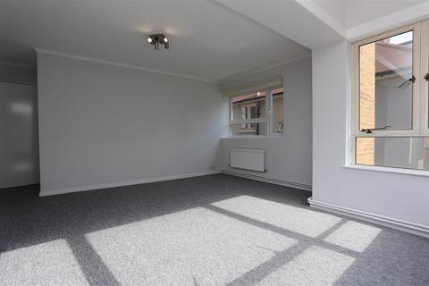 2 bedroom flat to rent, Princes Court, Princes Avenue, Hove