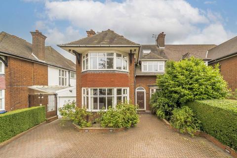 4 bedroom detached house to rent, Farm Avenue, London NW2