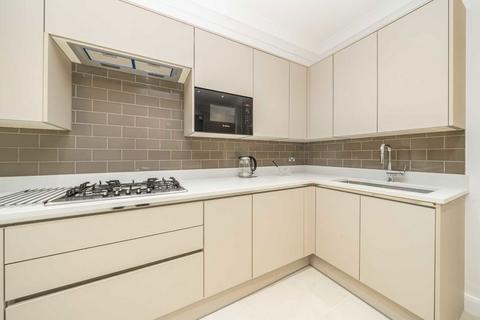 4 bedroom detached house to rent, Farm Avenue, London NW2