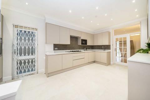 4 bedroom detached house to rent, Farm Avenue, London NW2