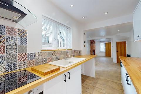 2 bedroom terraced house to rent, St. Peters Place, Canterbury, Kent, CT1