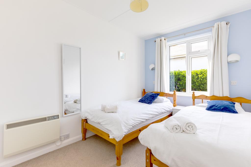 65323aecec7b2 Hillcroft-13