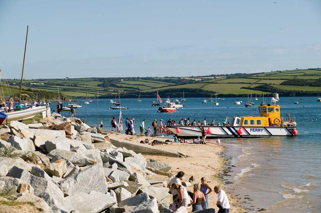 662f6b2bc4bd2 Rock-Ferry