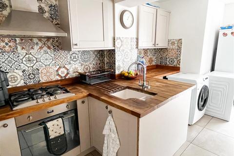 3 bedroom end of terrace house for sale, Currie Road, Northampton