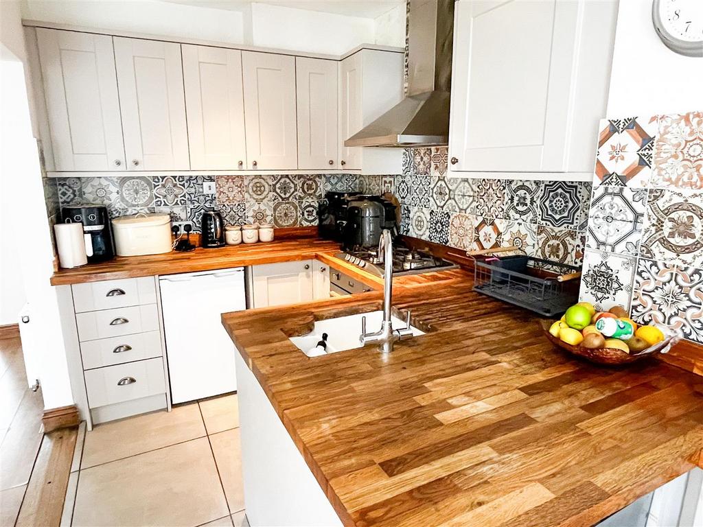 Kitchen/family area