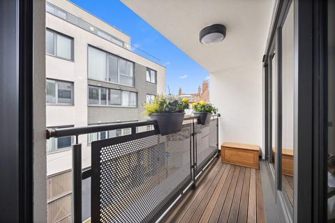 Flat 3, 6 Regent Street, London, NW10 5LG
